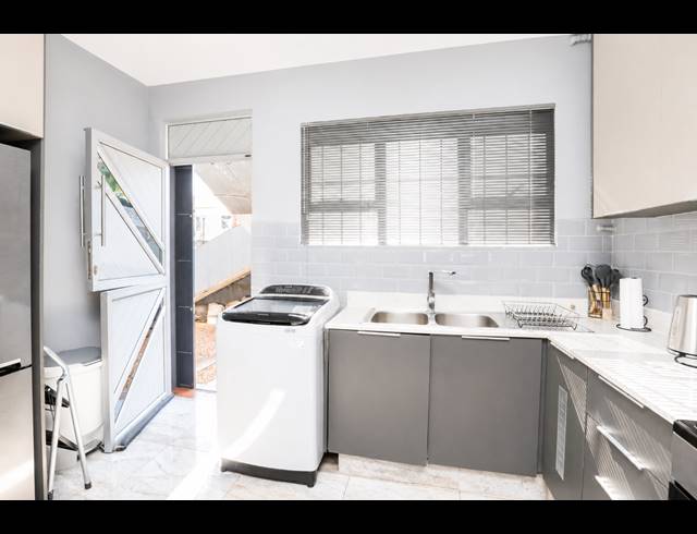 2 BEDROOM APARTMENT FOR SALE IN MORNINGSIDE